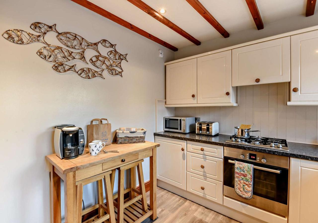Salty Dog Cottage Вітбі Екстер'єр фото